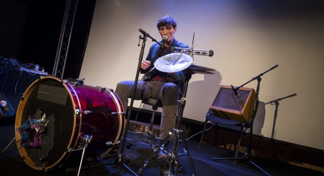 SOUS LE CHAPITEAU > Concert de BIRDS ARE ALIVE ©Philippe.Ber